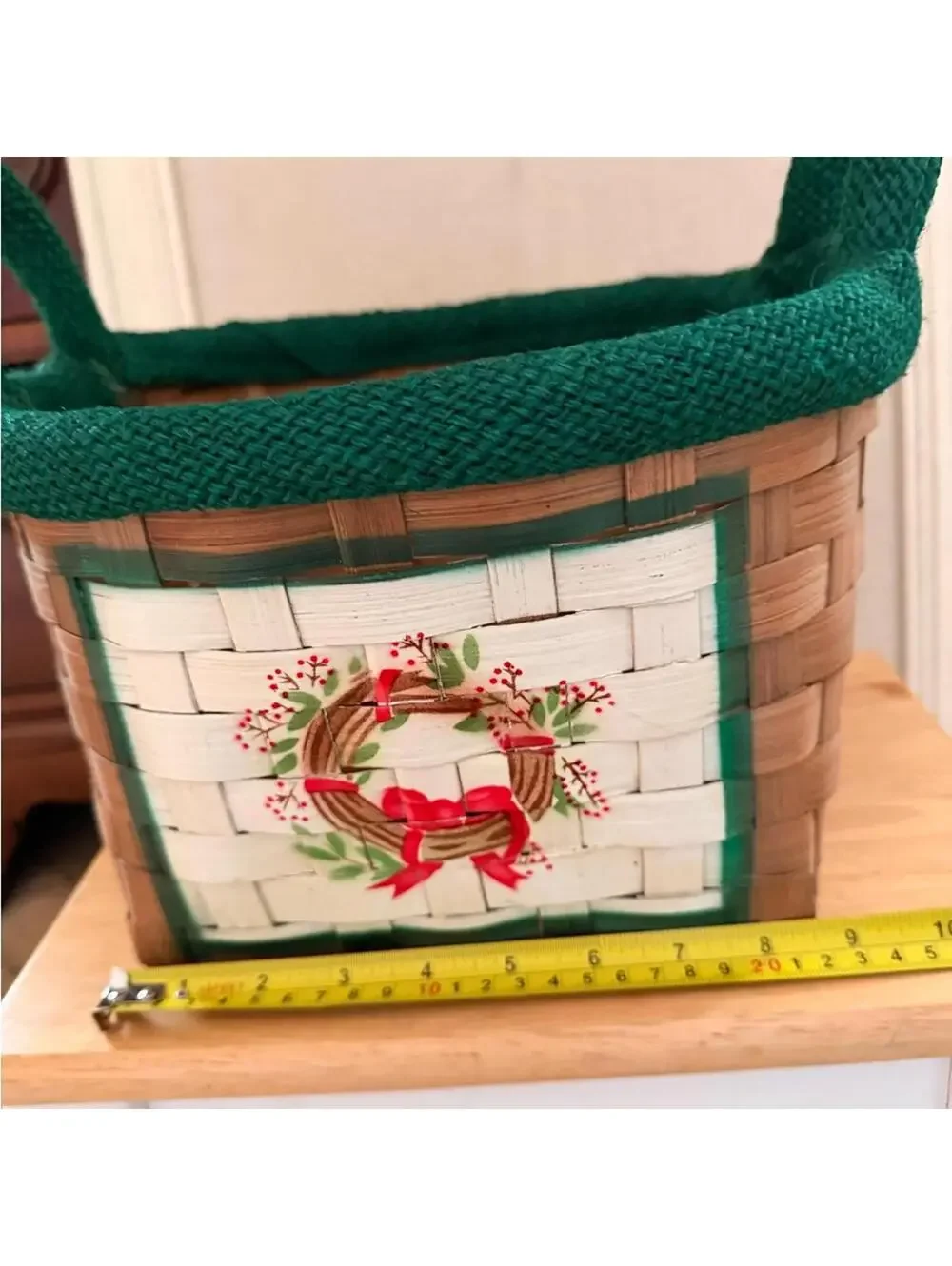 Vintage Christmas jute braided nesting baskets w a holiday design set of 3